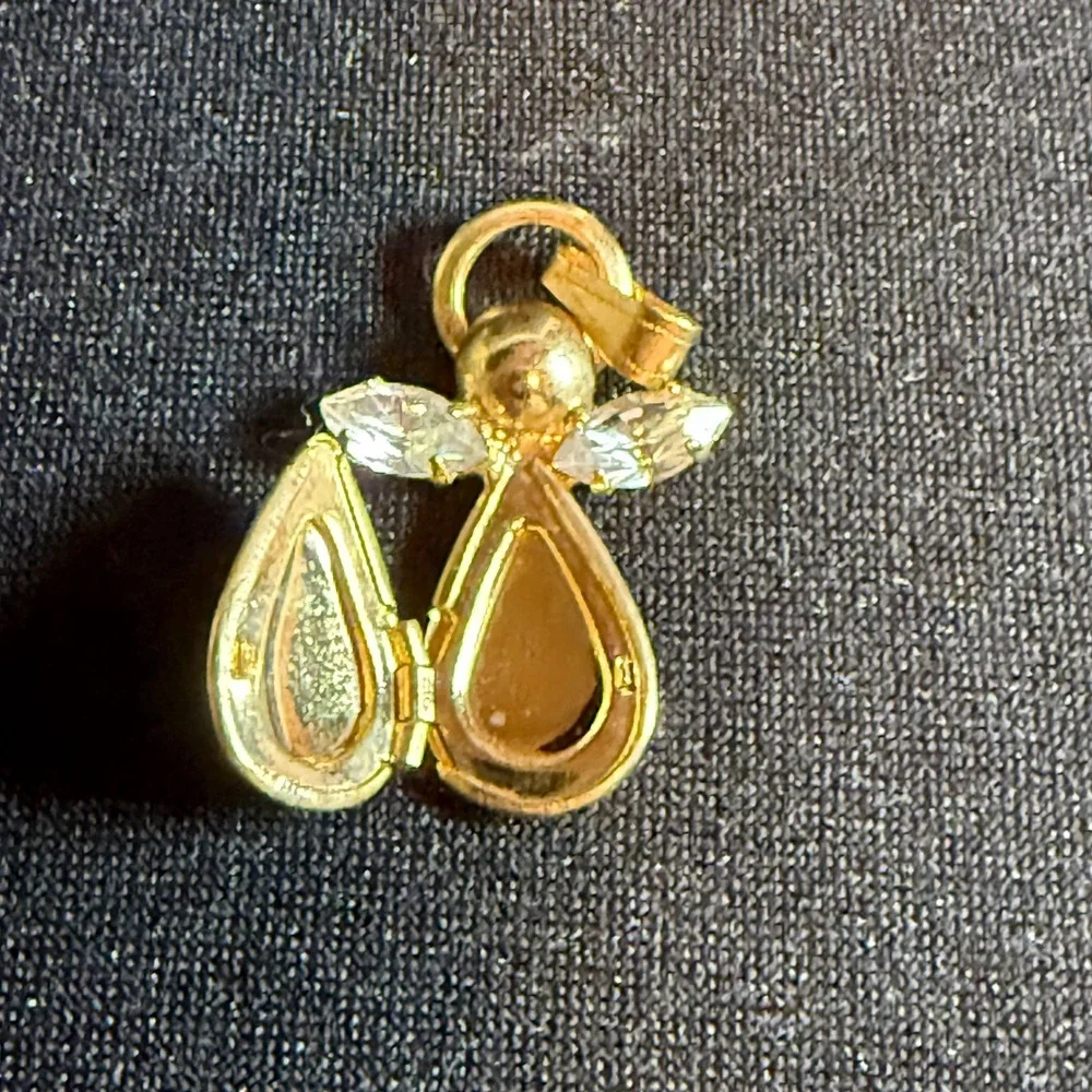 Vintage Gold Tone Angel‎ Locket Pendant Rhinestone Wings Guardian Angel Charm